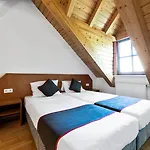 ホテル Bohemia 3*